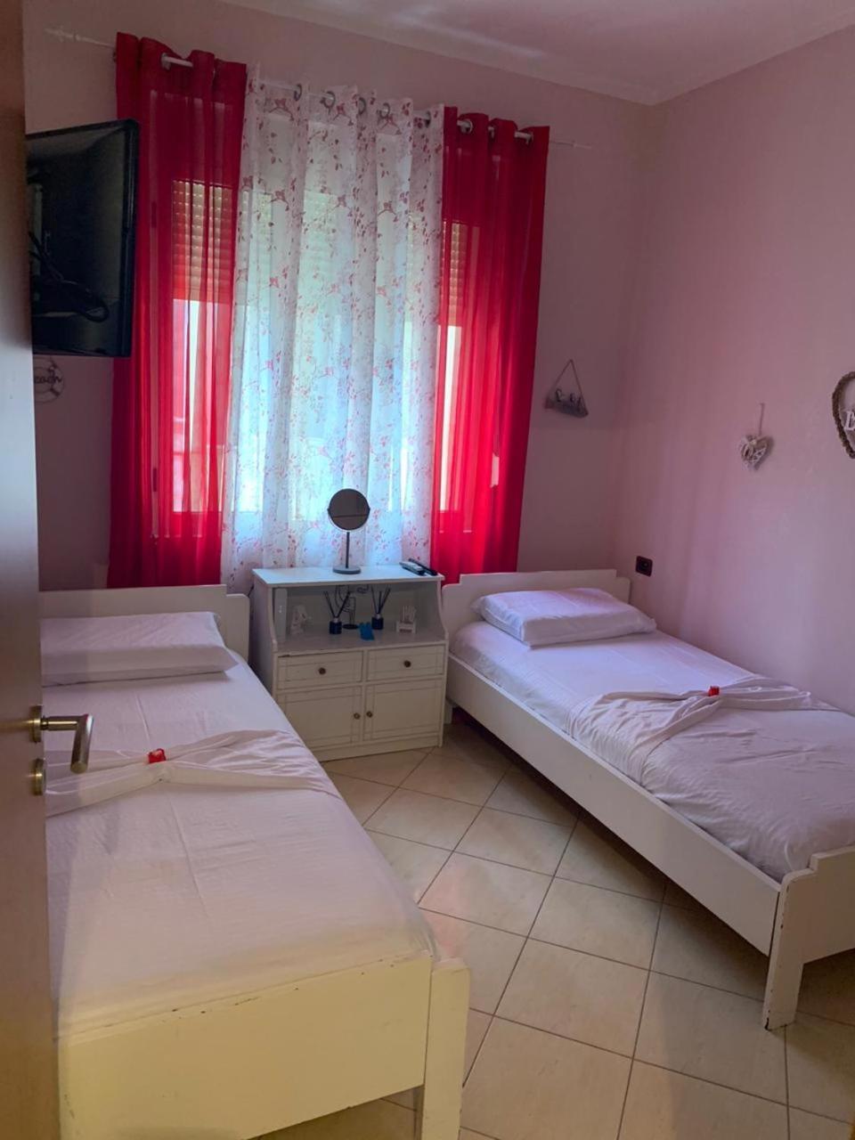 Lungomare Apartment Vlorë Exterior foto