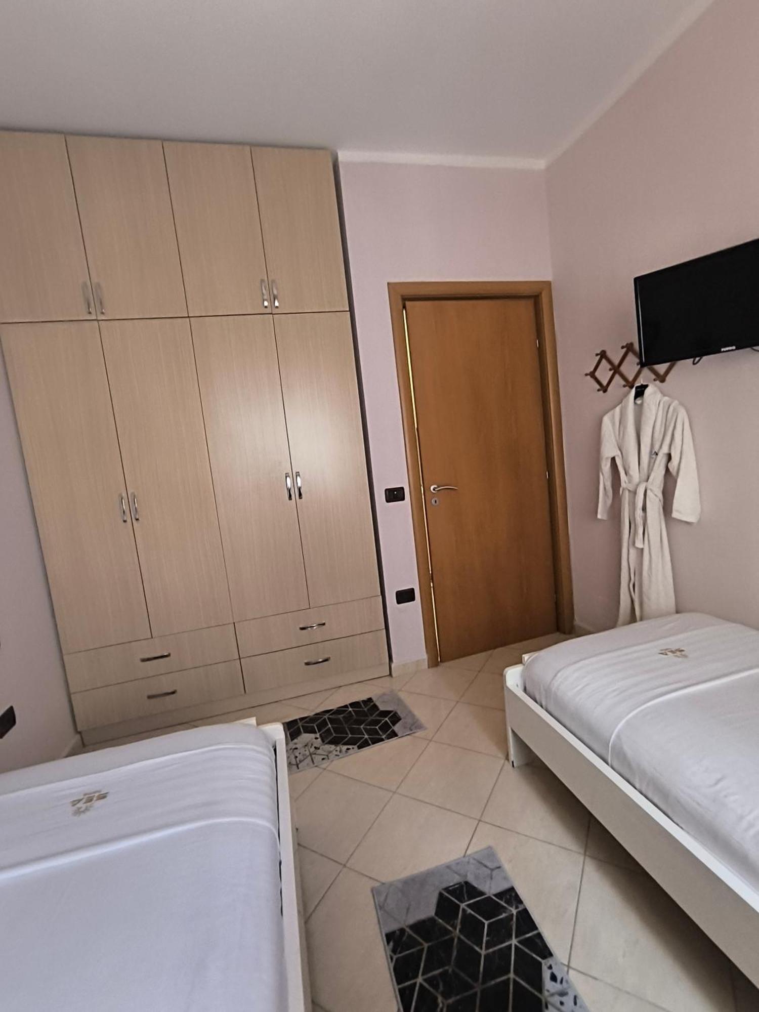 Lungomare Apartment Vlorë Exterior foto